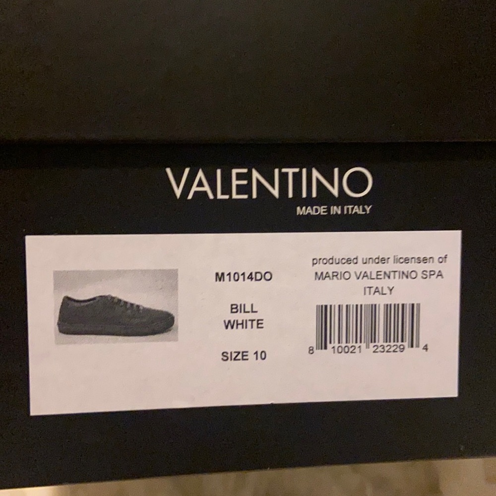 Men’s Valentino low top white sneakers